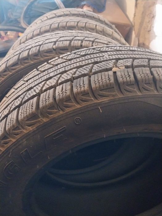 Продам резину зимнюю.