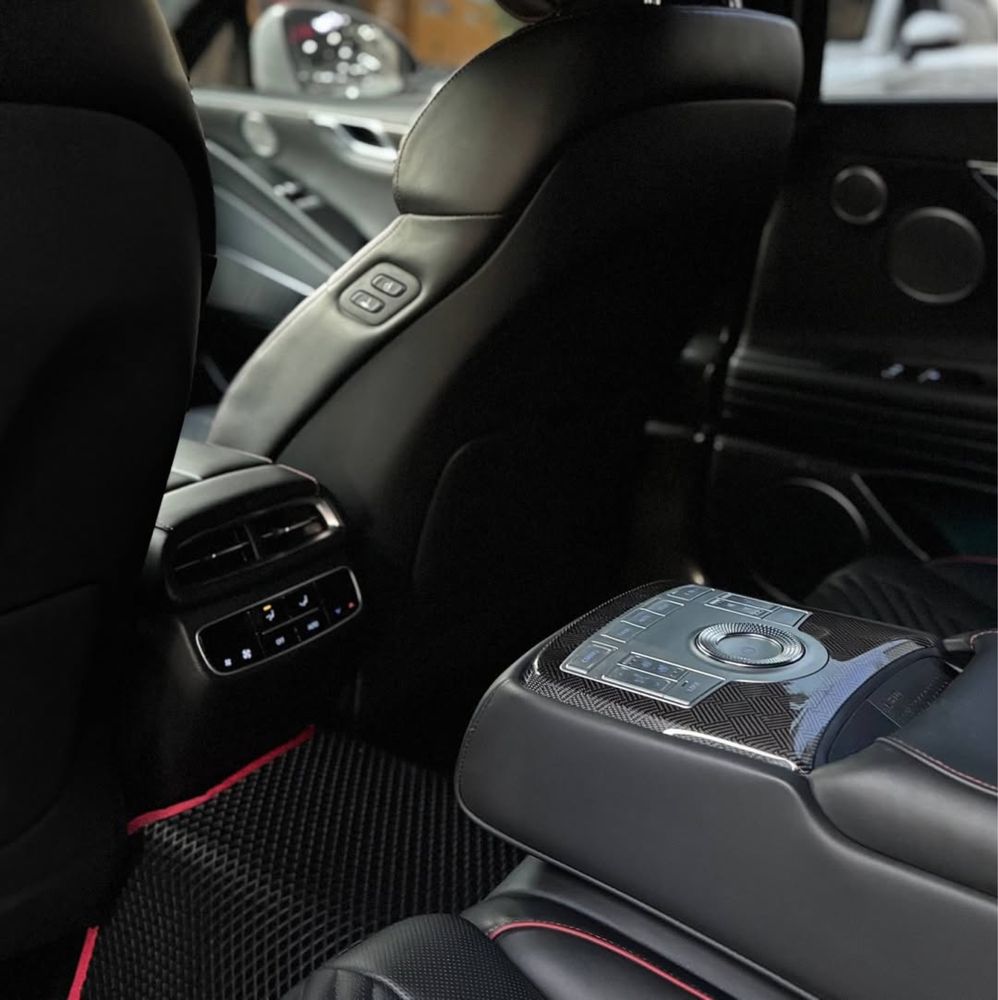 Genesis G80 2.5 L Turbo