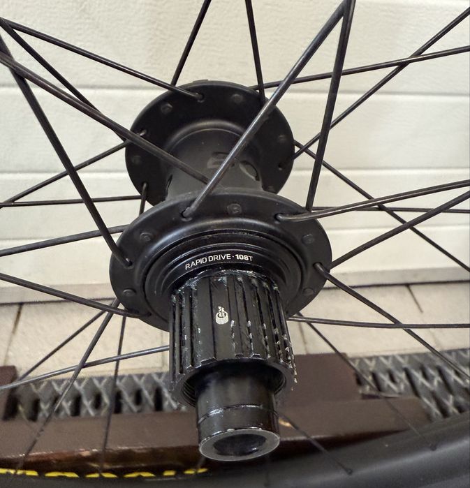 Roata spate Bontrager Linie Comp30+cauciuc Maxxis Minion DHR2 Nou!
