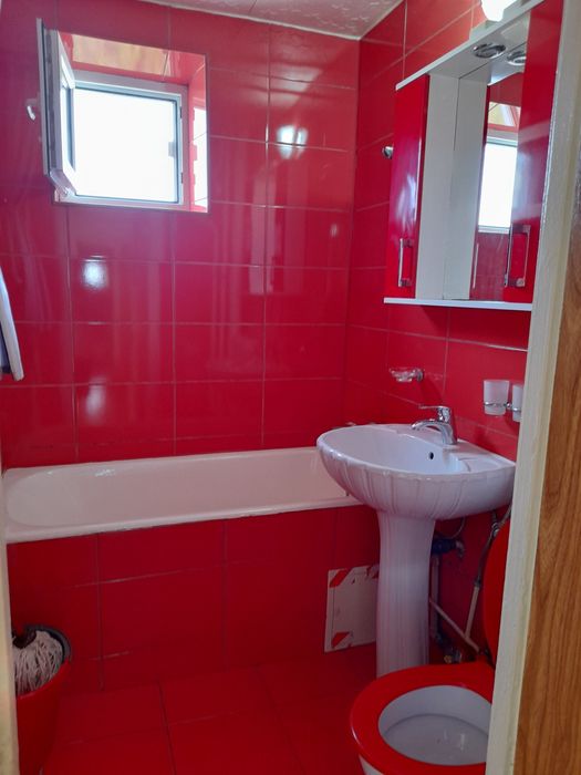 Inchiriez apartament 2 camere