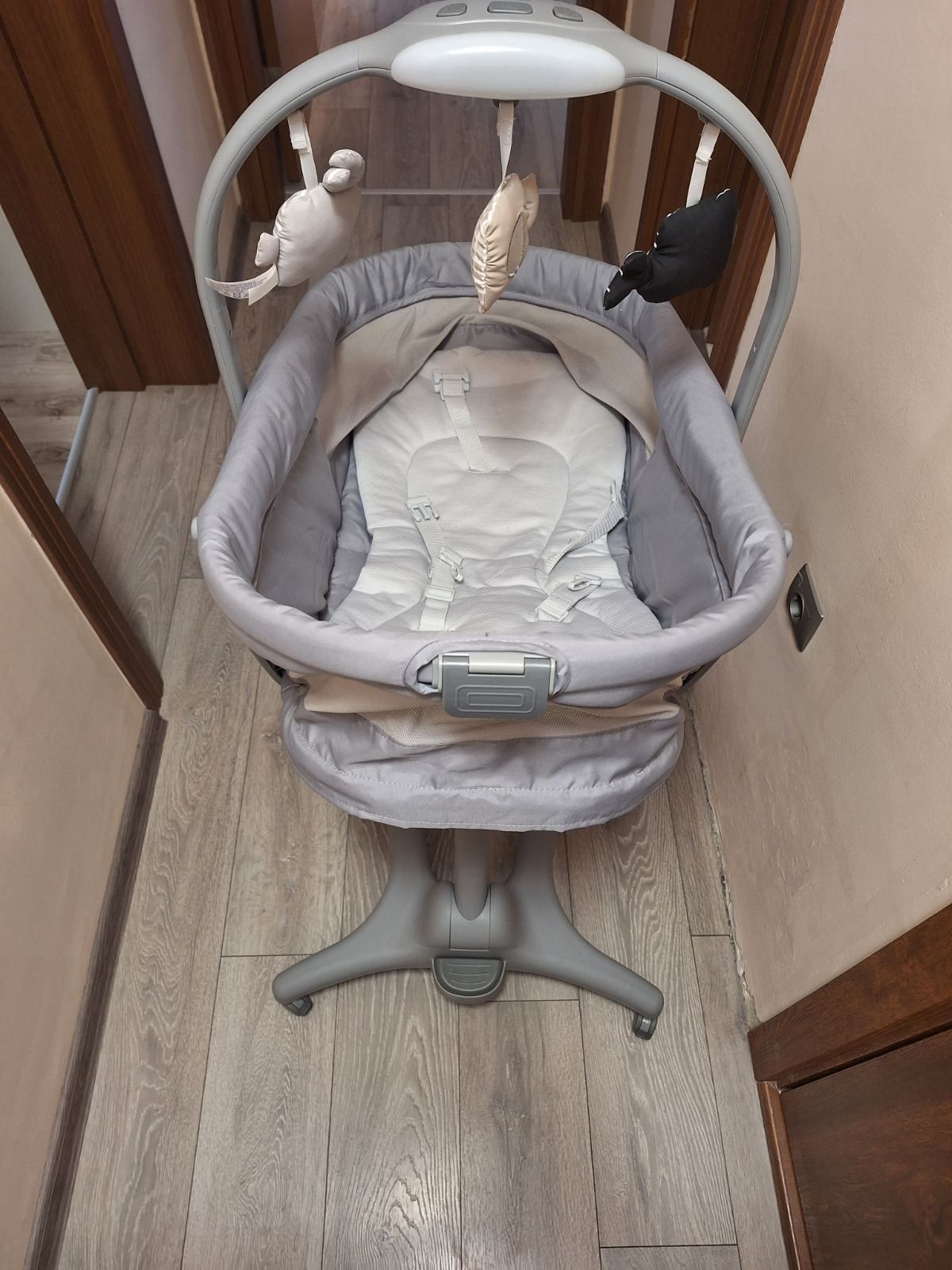 НОВА ЦЕНА! Мултифункционален шезлонг 4 в 1 Chicco - Baby Hug Air