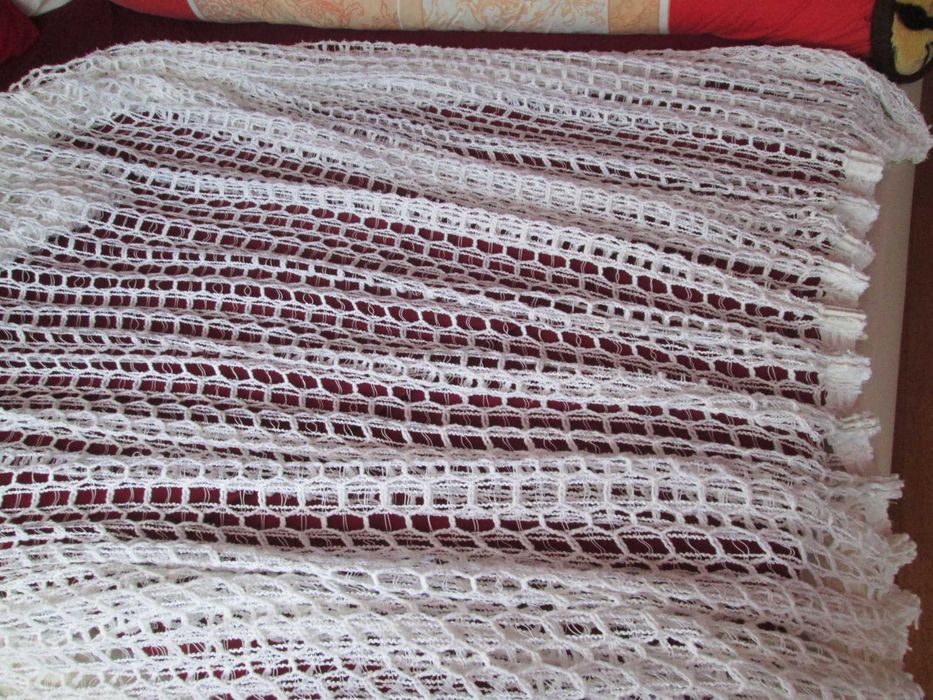 perdea alba deosebita