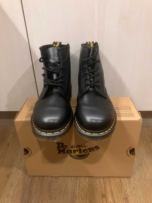 Обувки Dr. Martens