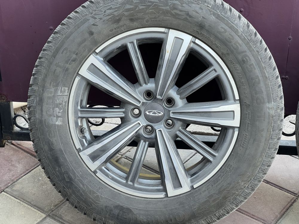 Диски R18 Jetour Cherry Gelly Monjaro почти новый с зим шинами