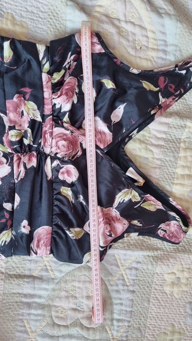 Сатенена рокля на цветя