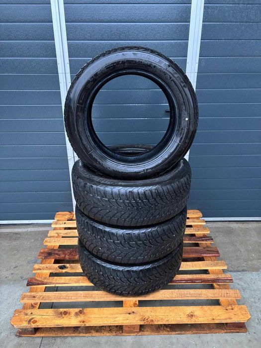 set 4 anvelope iarna 225 55 r17 bridgestone runflat