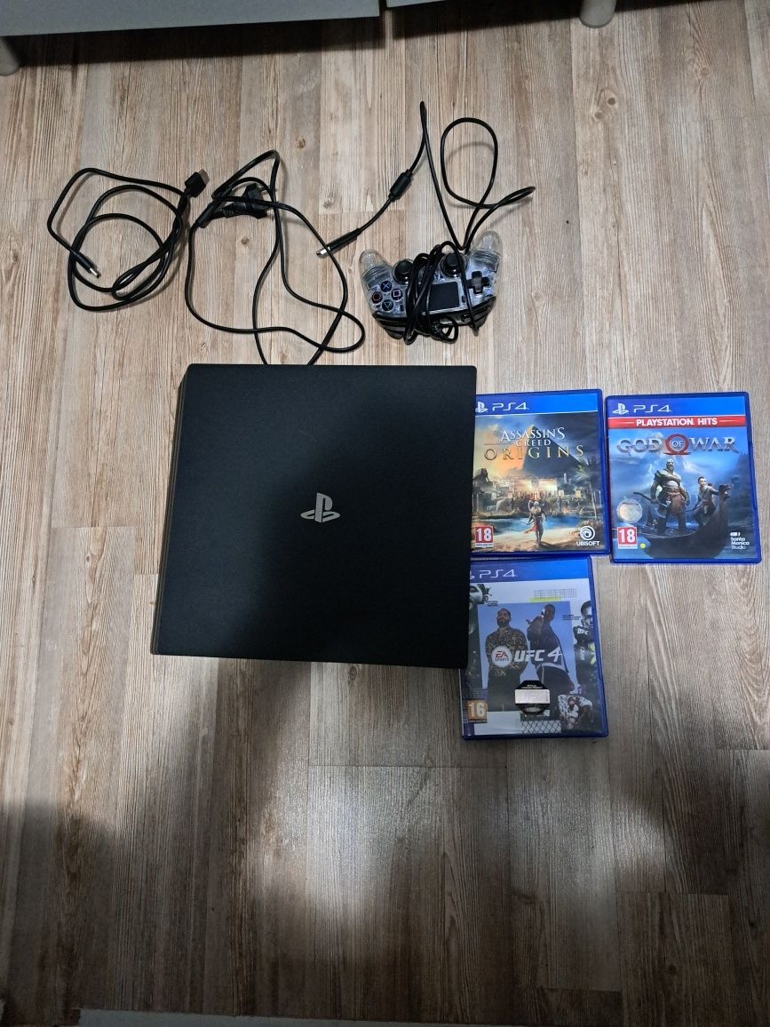 Ps 4 pro 1 tb,с 3 игри, контройлер