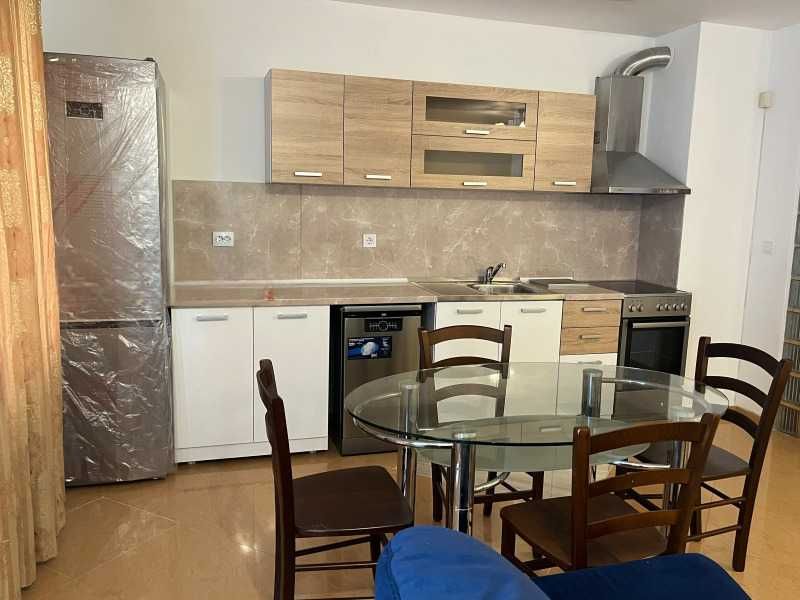 Дава се под наем Тристаен апартамент в София, Стрелбище - 120 кв.м за 816 € - Снимка #9