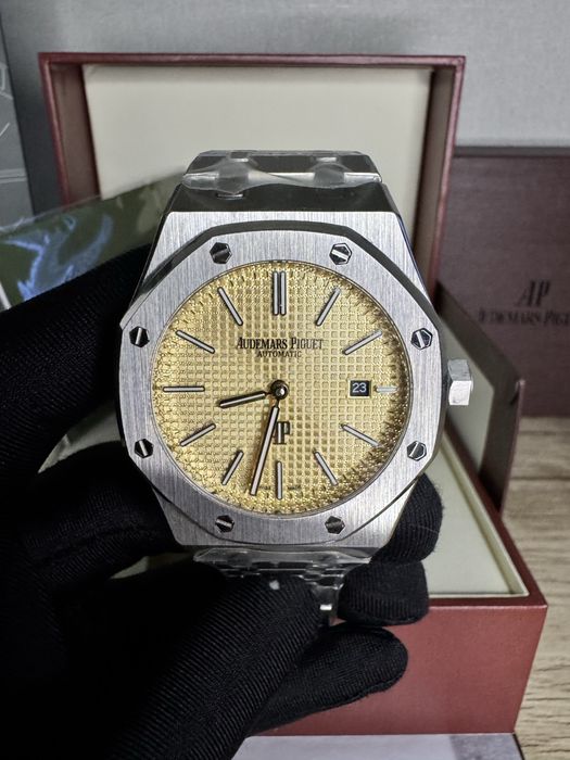 Продаю наручные часы Audemars Piguet Royal Oak (AAA)