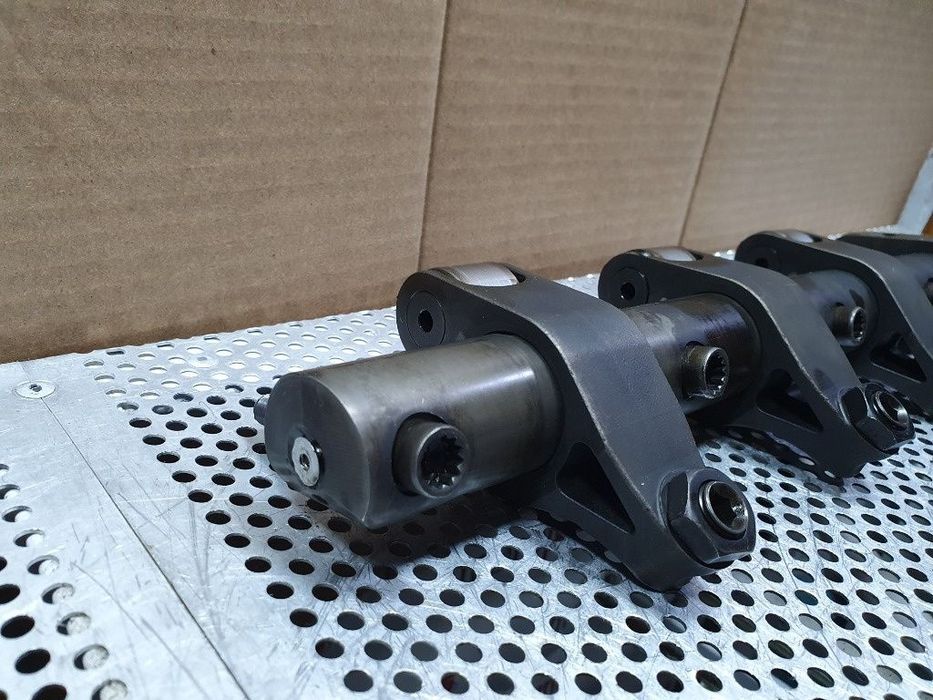 Rampa culbutori injectoare VOLKSWAGEN GOLF V 1K1 2003 - 2009 2.0 TDI 16V BKD 03G109527