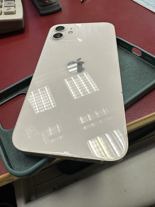 Iphone 12/64 в прекрасно състояние