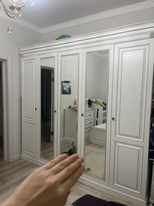 Спальный гарнитур белый почти новый