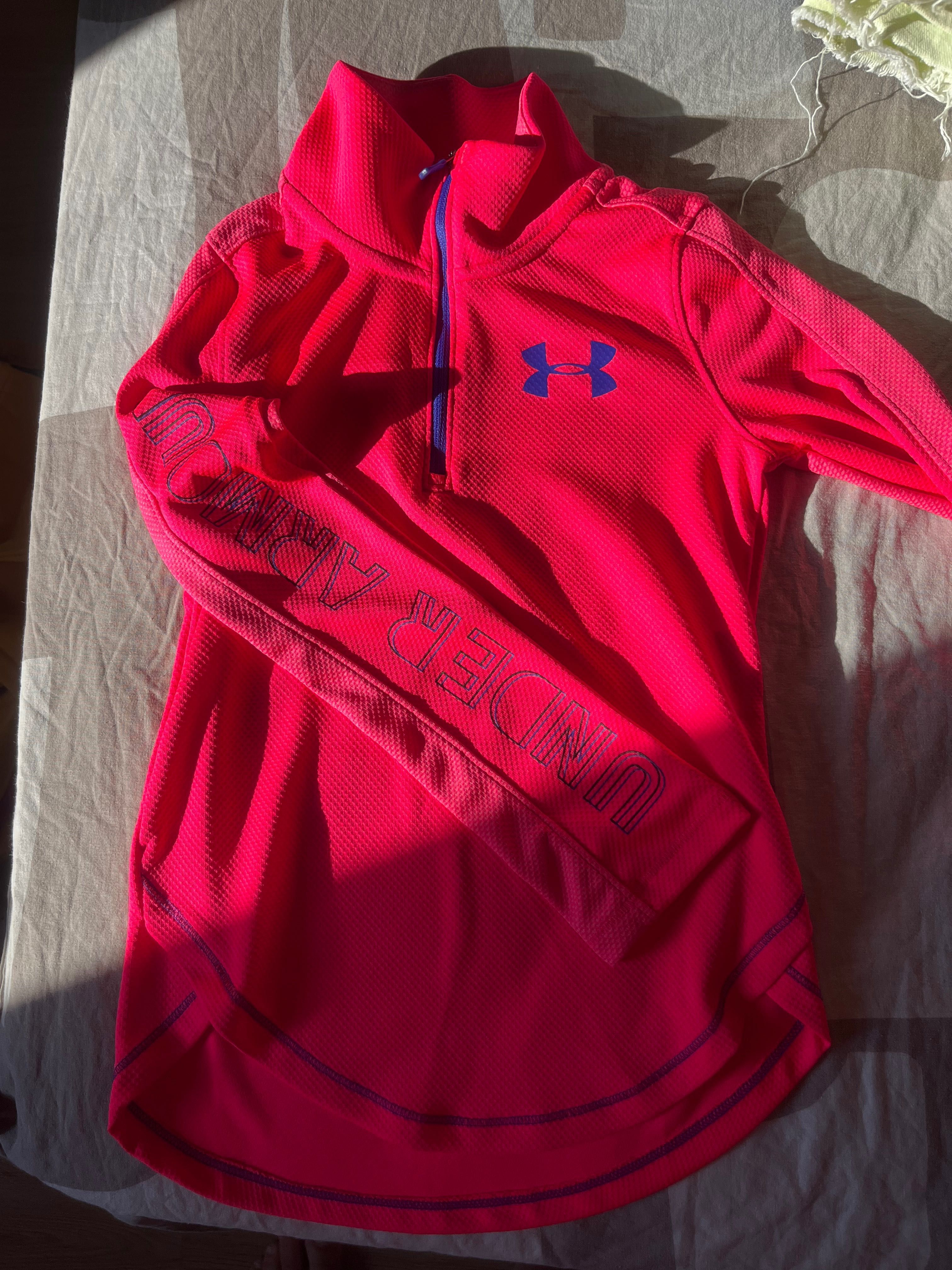 Много сладка тънка блуза under ARMOUR 140/152 размер