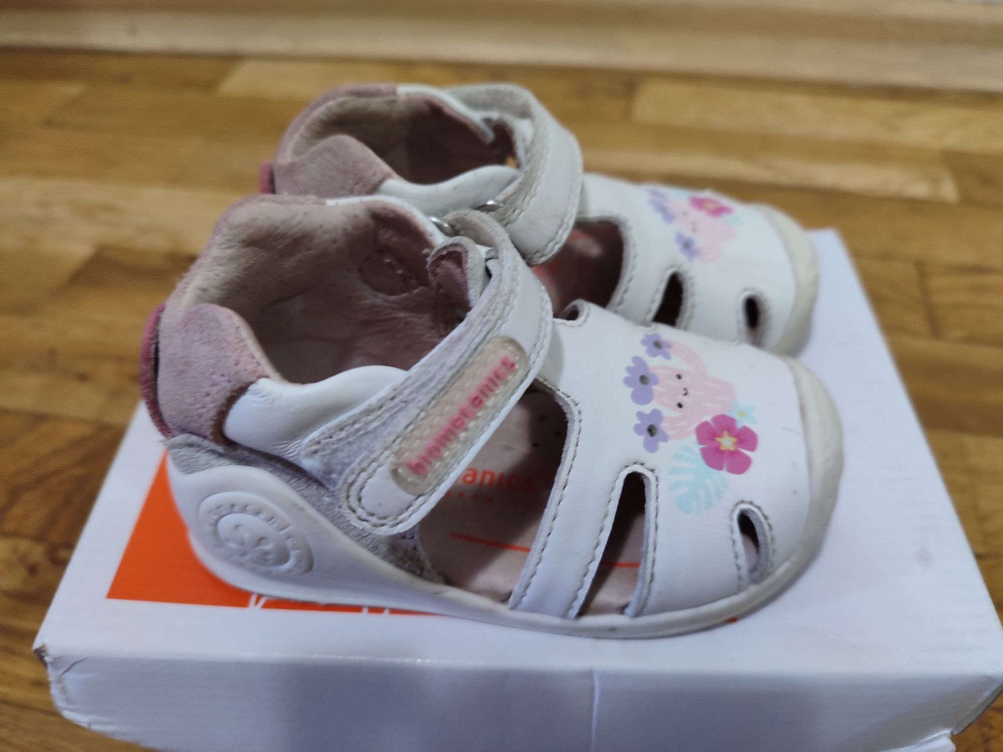 Бебешки сандали Biomecanics 19, Chicco