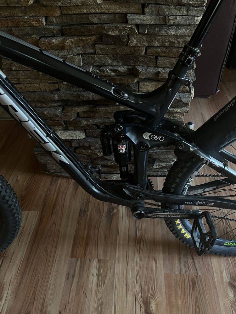 Велосипед Trek Slash 8 enduro bike