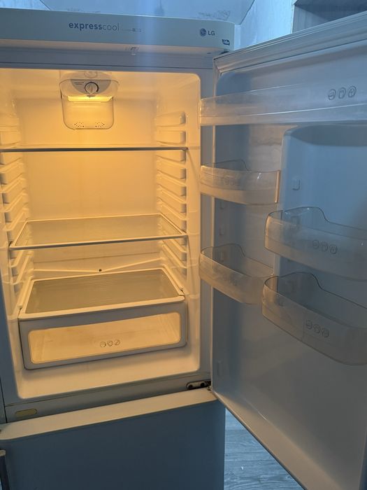 Продам холодильник