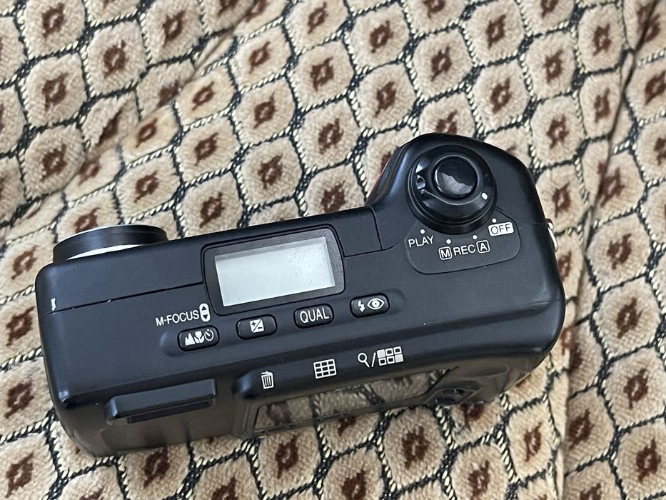 NIKON Coolpix 700 — colectie