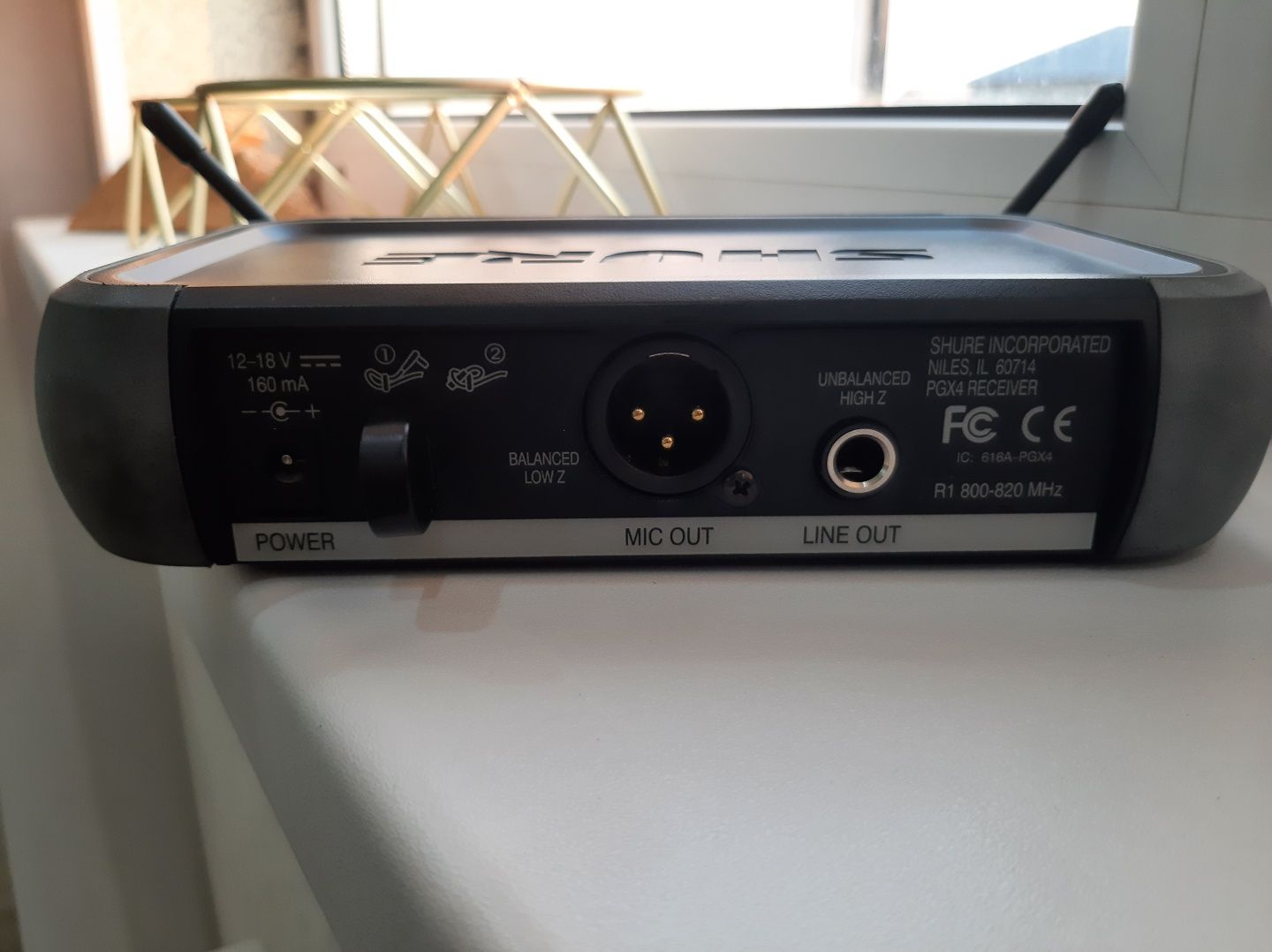Продаётся радиомикрофон Shure pgx4