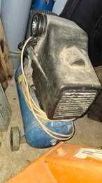 компресор 24литра работи си перфектно