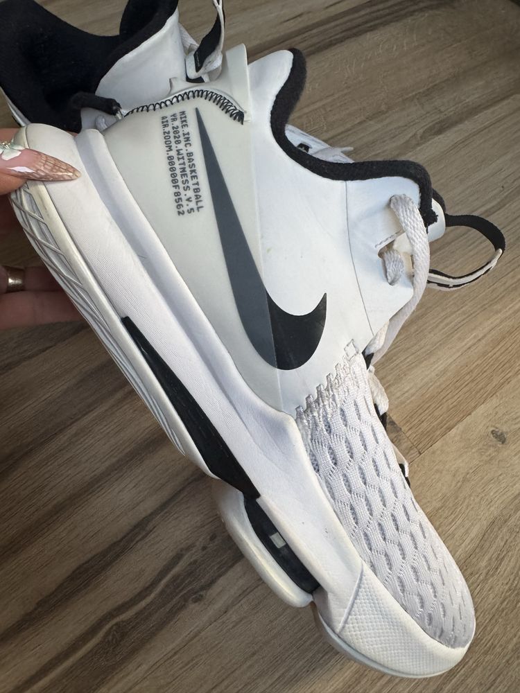 Оригинални маратонки Nike LEBRON WITNESS V! 42,5 н