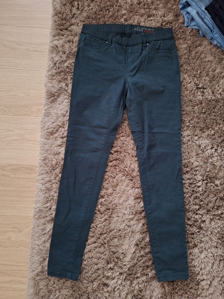 Blugi Esprit/ H&M noi sau aproape noi, 30 lei oricare 2 perechi!