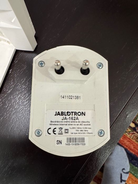 SISTEM ALARMA JABLOTRON (Centrala, Modul, Sirena, 3 Senzori (PIR)