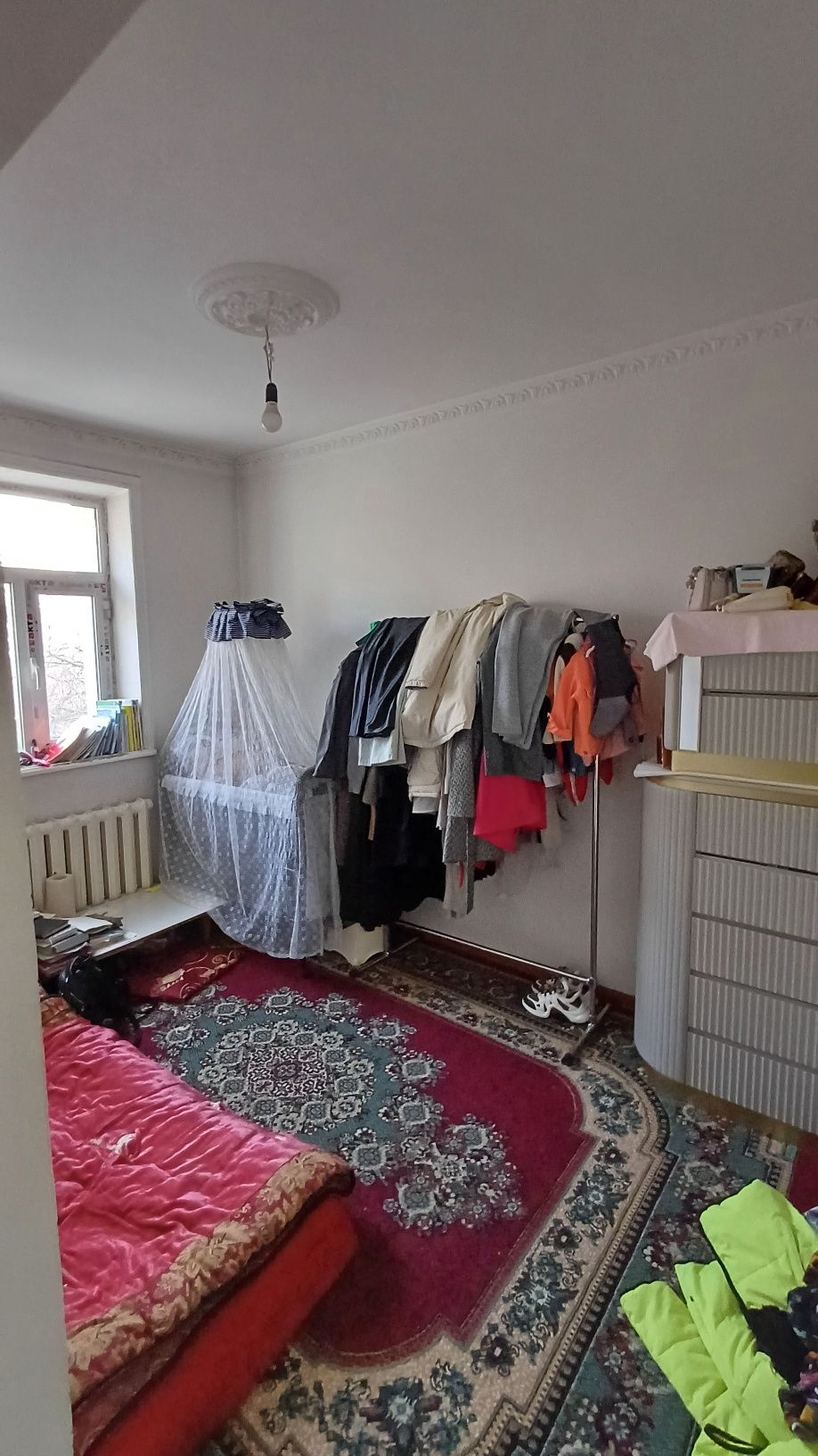Yunus obod bodomzor 3 honali kvartira sotiladi.
