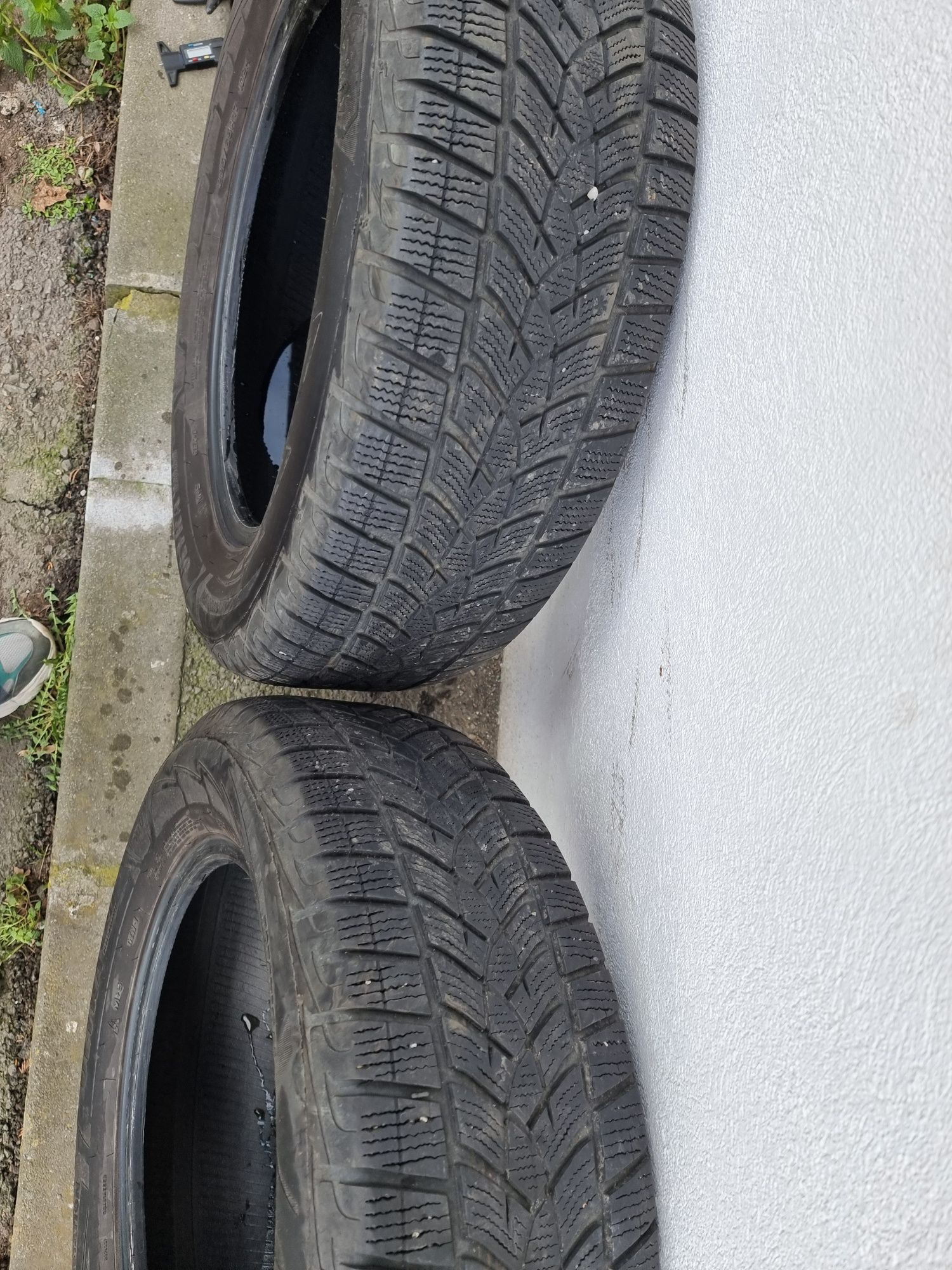 225 65 15 120h goodyear  ultra grip suv