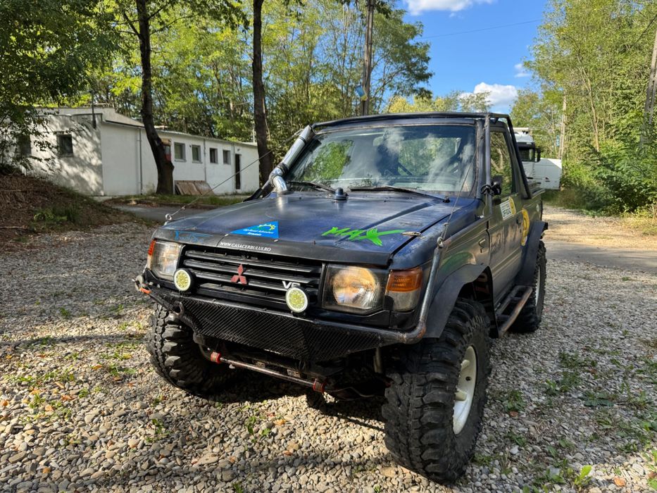 Mitsubishi Pajero 3000 benzina