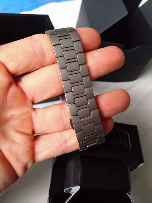 Timex x The James Brand Titanium Automatic GMT и Tissot Seastar 1000