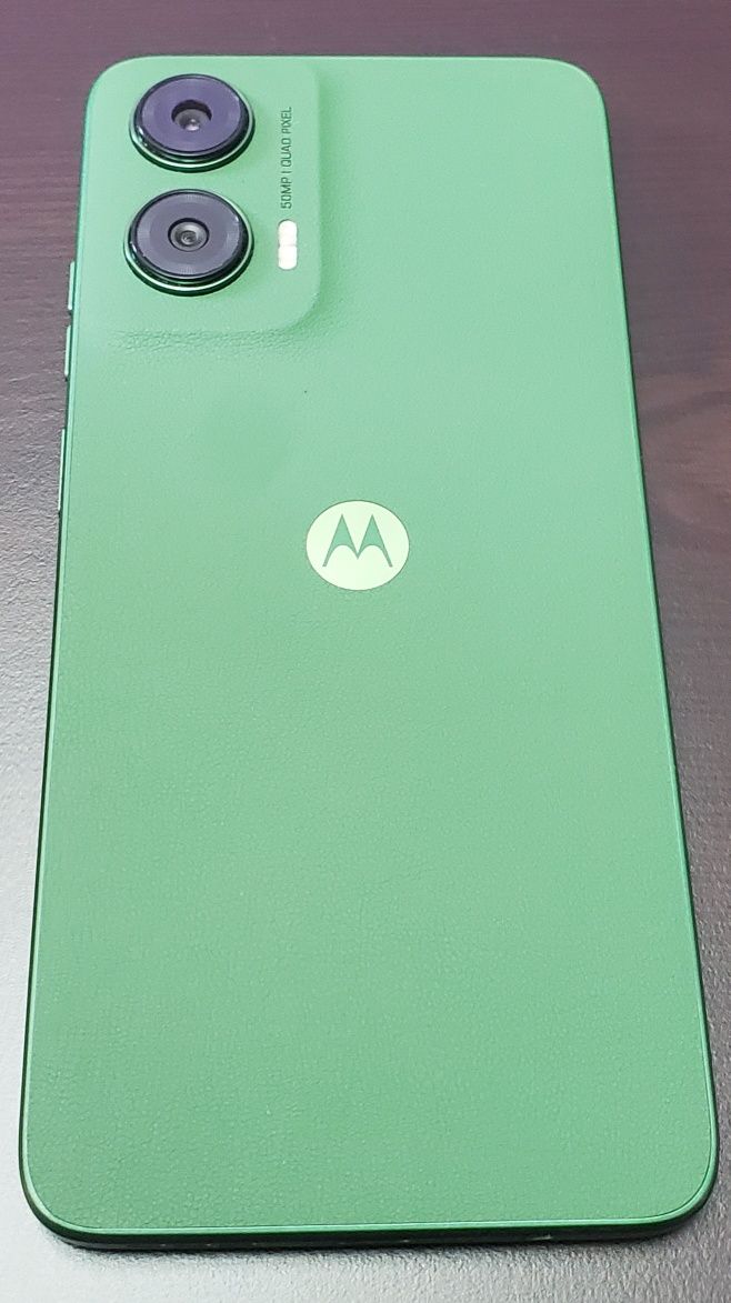 Телефон: Motorola Moto G35 5G - 128GB/4GB - Leaf Green