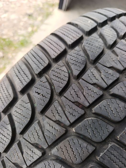 Джанти със зимни гуми Bridgestone 255/55/r18 от Ланд Роувър Дискавъри