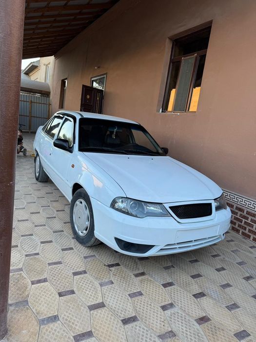 Nexia 2 sotiladi 2009 yil .160ming km probeg sons