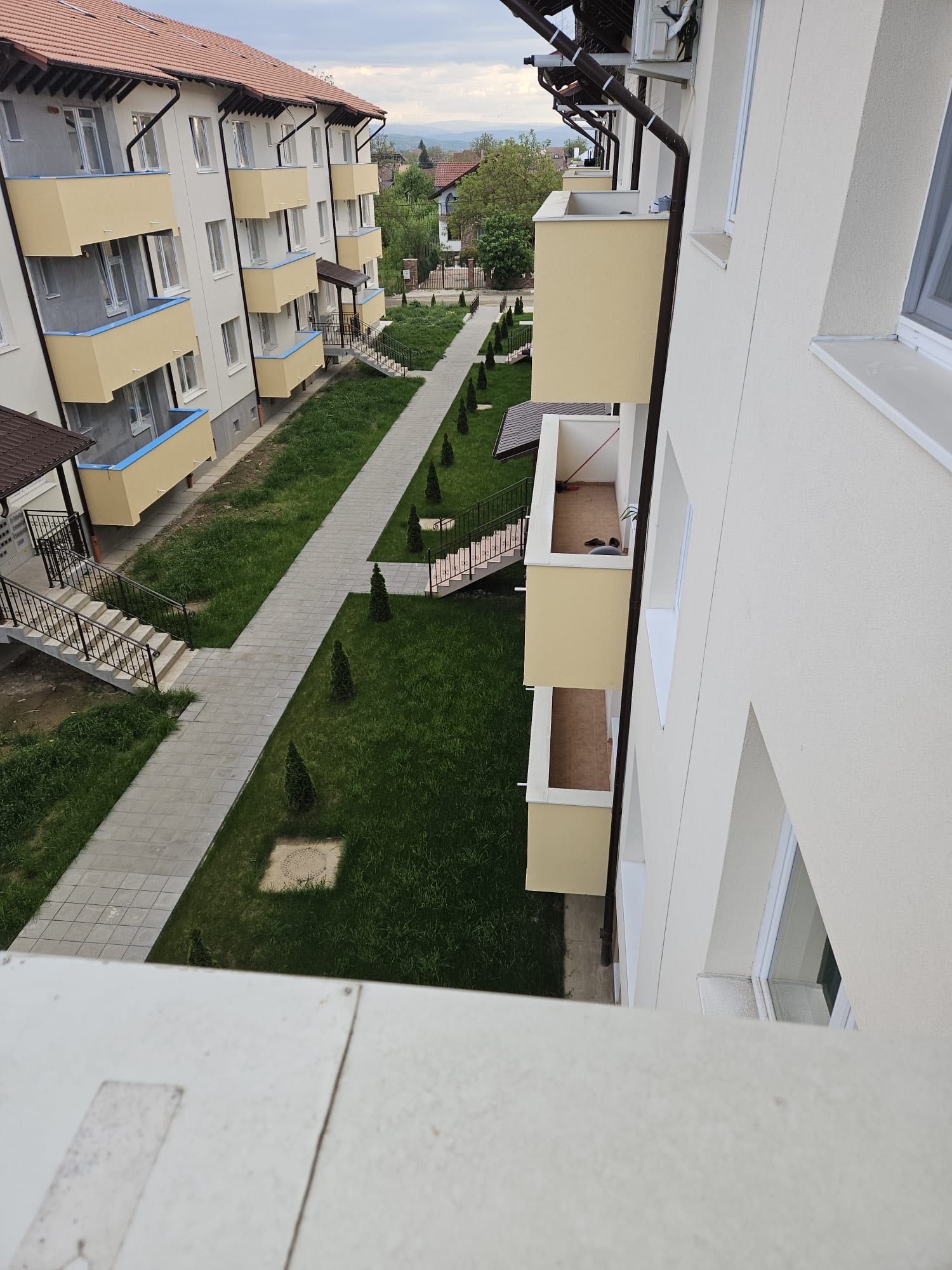 Vând apartament 3 camere 70 mp plus mansarda de 90 mp zona centrului