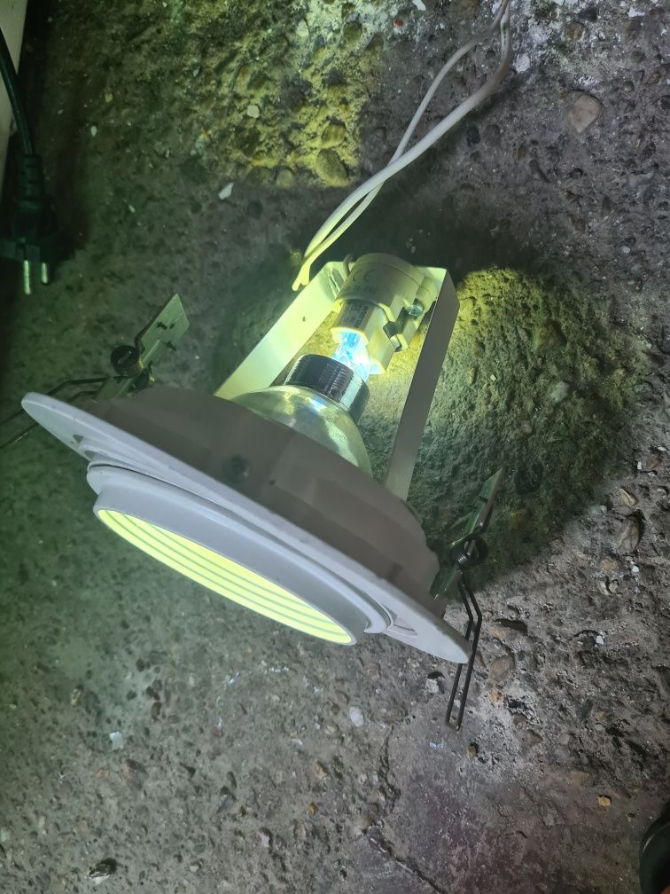 15 spoturi tavan 18cm