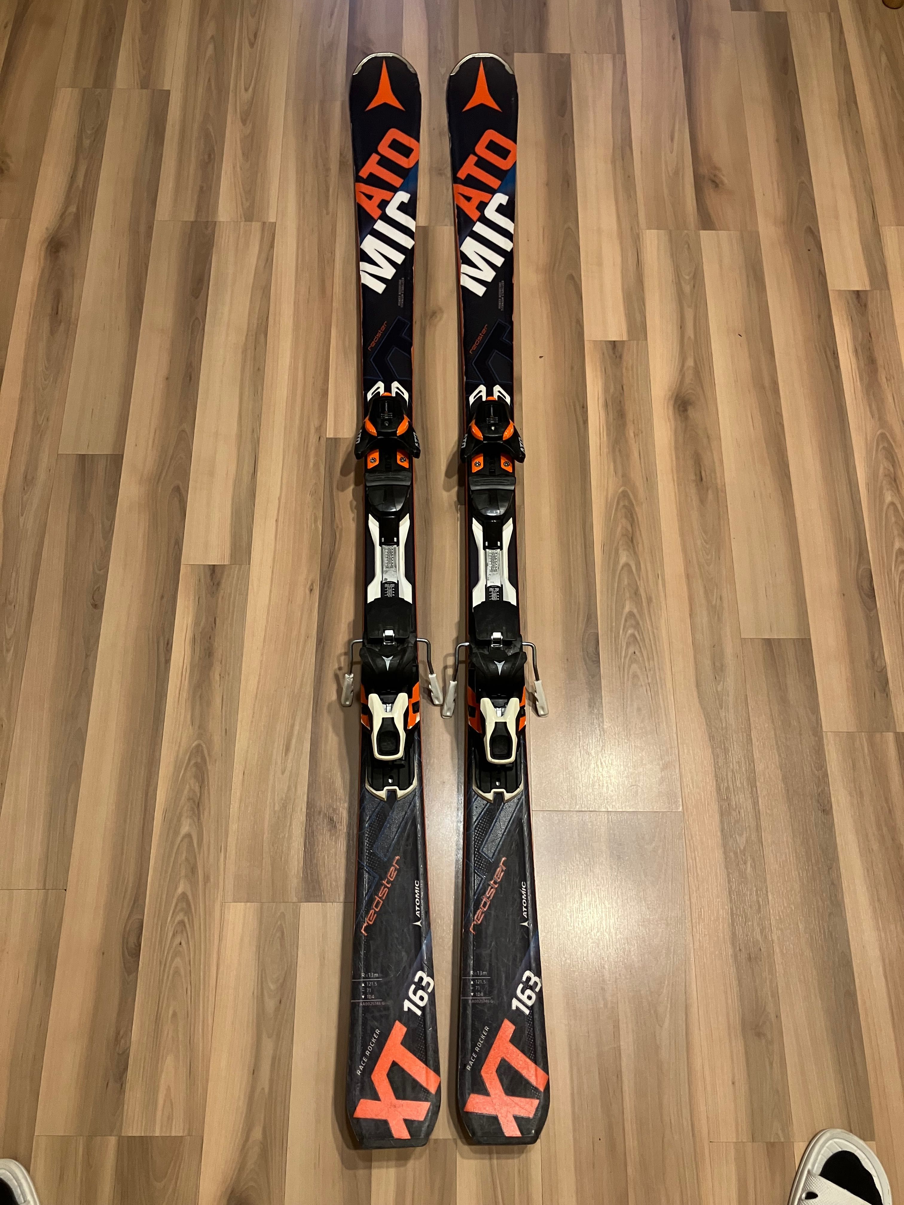 Ски Atomic XT 163 и ски обувки Rossignol All Track 90