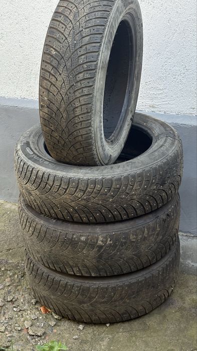 Продам зим шины 215/60/R17