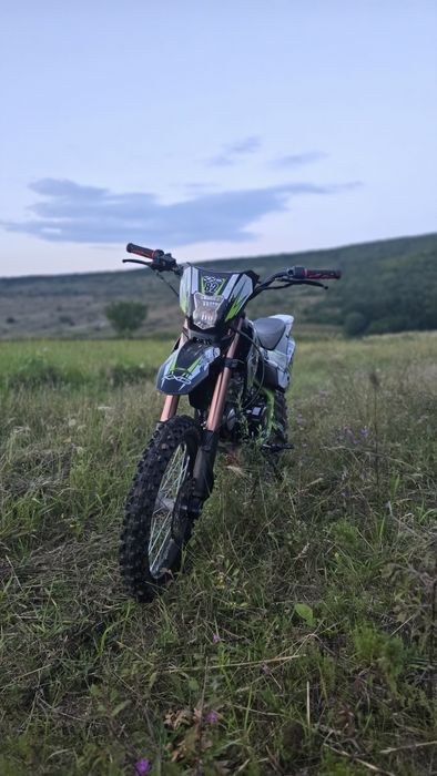 KXD cross 125c.c