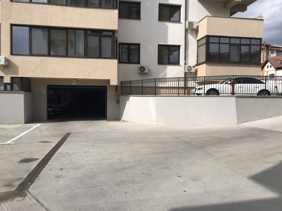 Inchiriez/vand loc de parcare subteran -Dem Radulescu