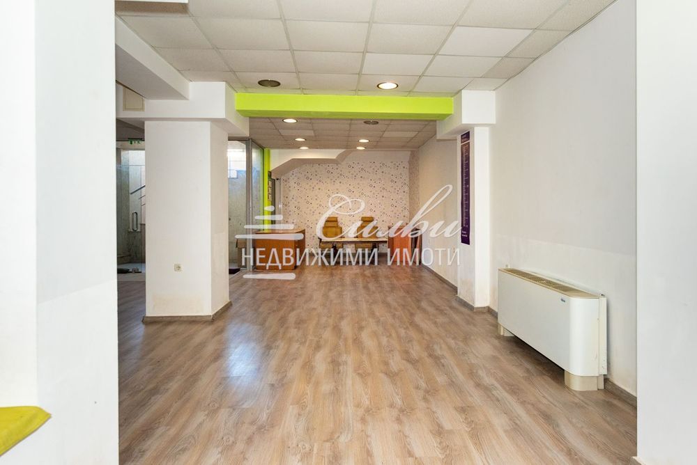 Продава се МАГАЗИН в централната част на града