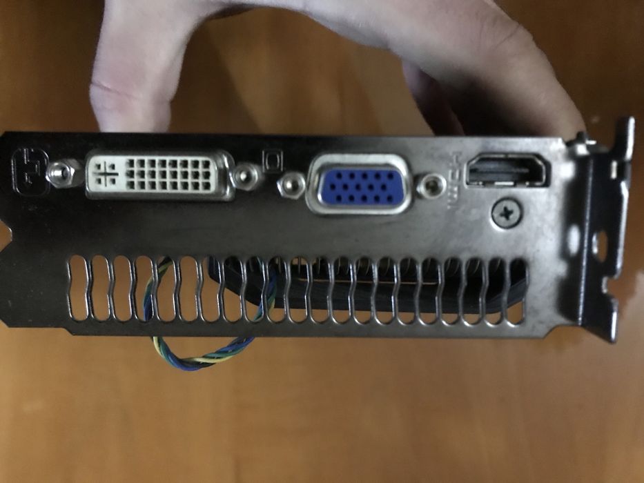 Placa video Asus GTX 550 TI 1/GB GDDR 5 192 BIT