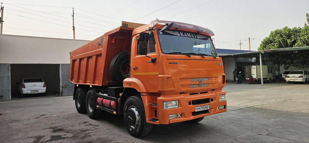 Kamaz 6520 srochne sotiladi