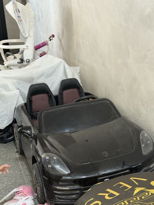 Bolalar moshina sotiladi