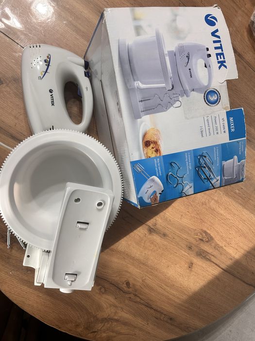 Продам Миксер Vitek