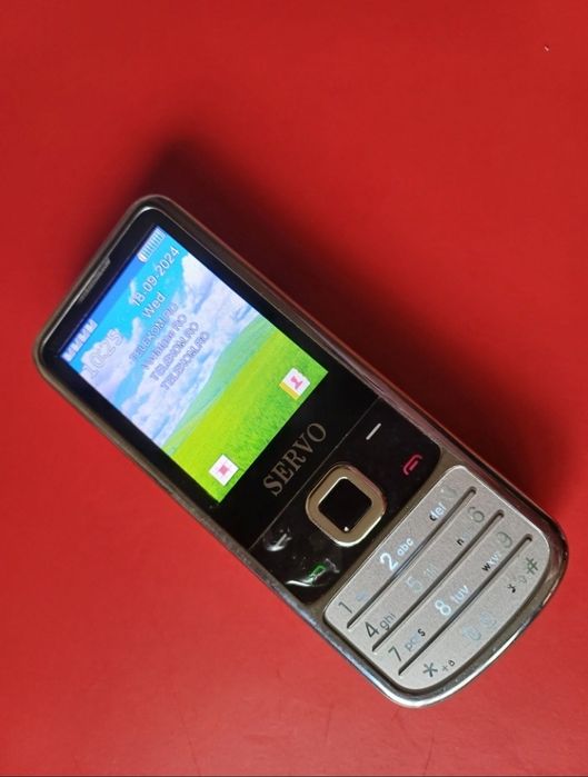 Telefon 4 sim stare buna