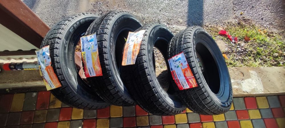 Комплект новой зимней резины 195/65R15