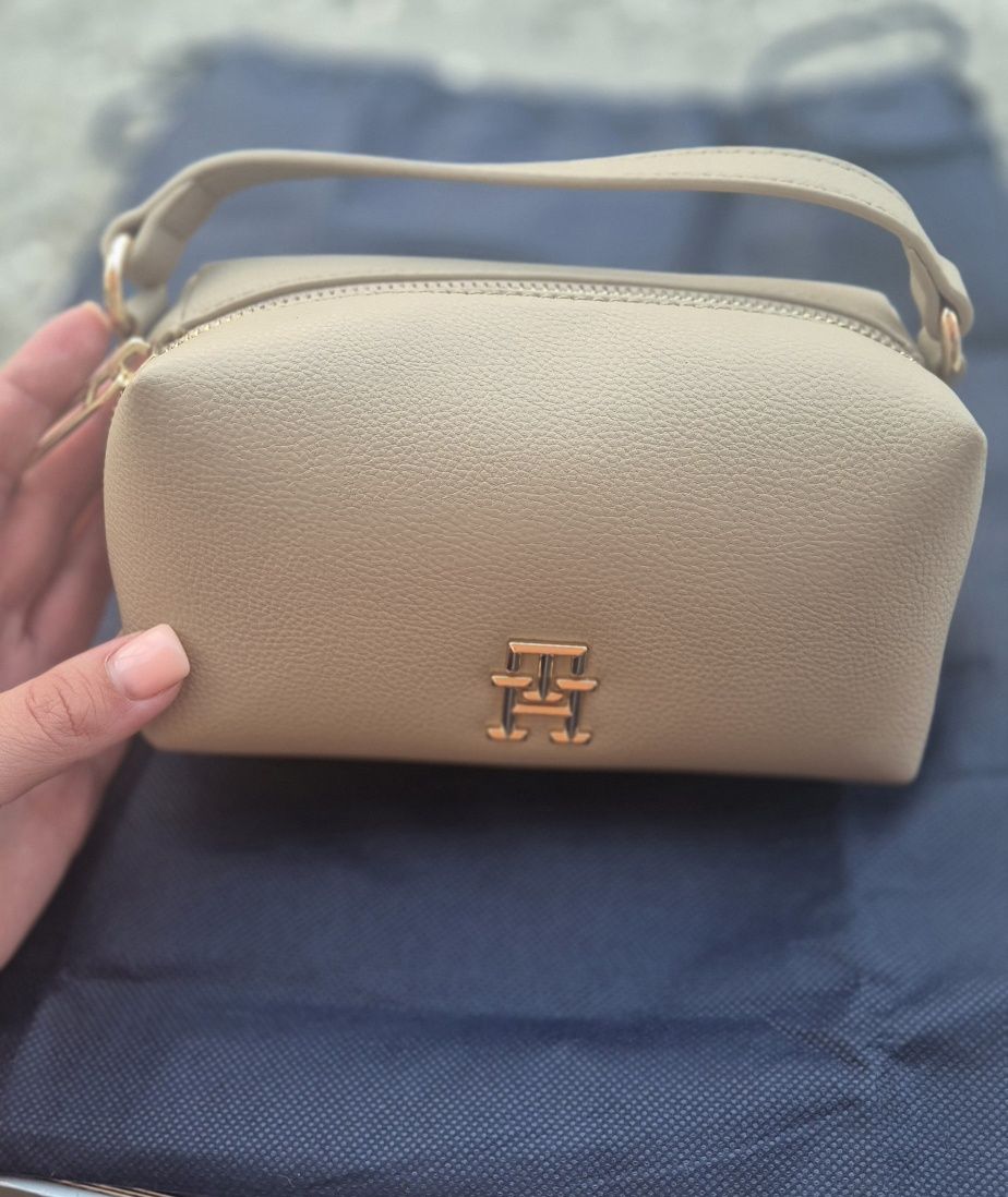 Чанта Tommy Hilfiger