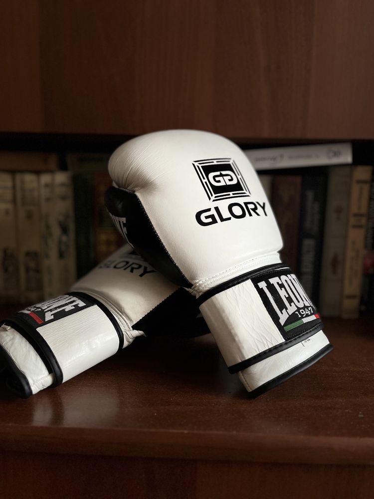 Боксерские перчатки GLORY