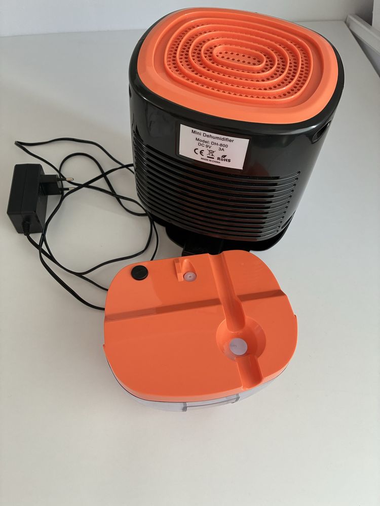 Mini dezumidificator de cameră