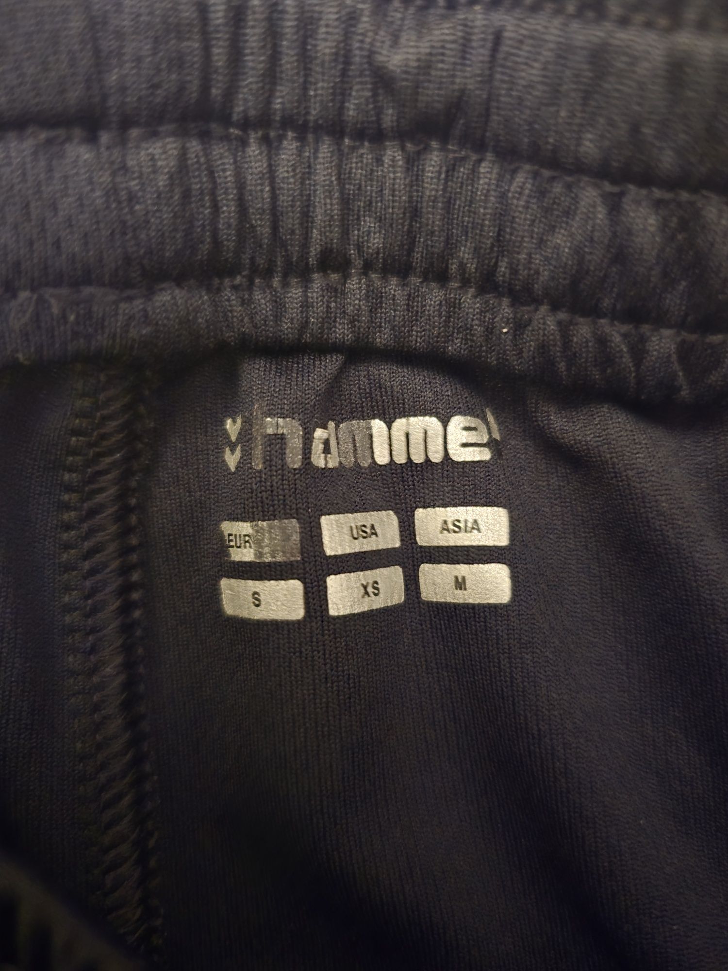 Дамски къси панталонки "hummel"